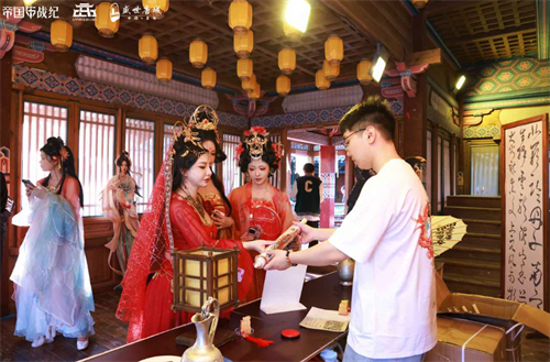 跨越千年盛世寻梦!万人齐聚,《帝国战纪》四周年庆燃爆盛世唐城