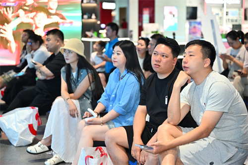 《魔灵召唤》首次登陆沈阳,人气选手集结,现场气氛火热!