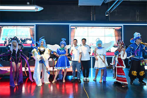 《魔灵召唤》首次登陆沈阳,人气选手集结,现场气氛火热!