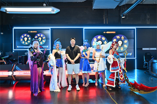 《魔灵召唤》首次登陆沈阳,人气选手集结,现场气氛火热!